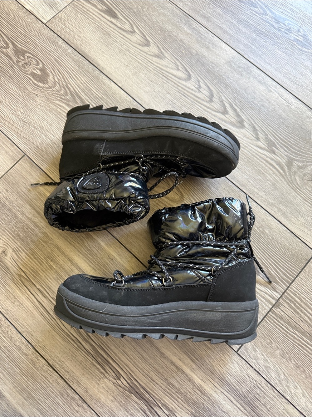 Pajar Black Quilted Platform Winter Boots size 7-7.5